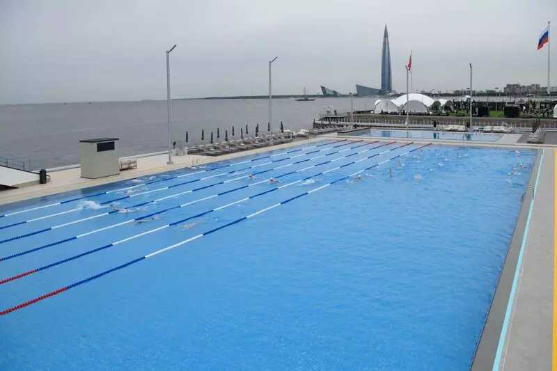 Возле «Газпром Арены» открылся всесезонный бассейн под открытым небом